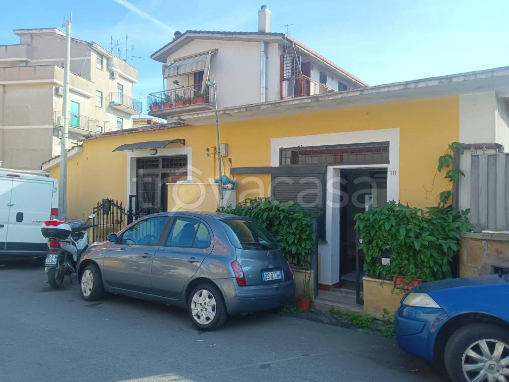appartamento in vendita a Roma in zona Tomba di Nerone