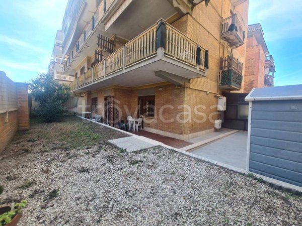 appartamento in vendita a Roma in zona Ostia Antica