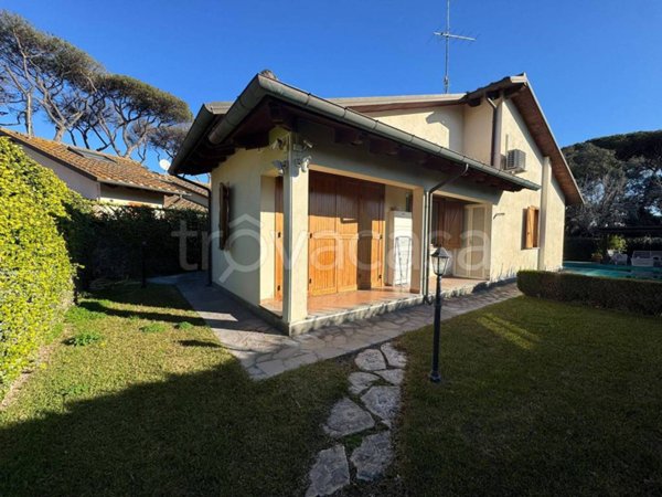casa indipendente in vendita a Roma in zona Infernetto