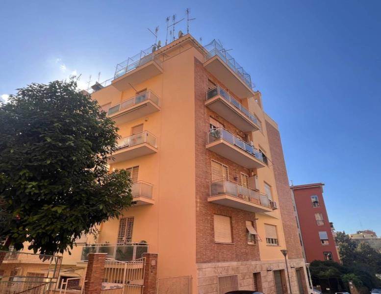 appartamento in vendita a Roma in zona Gianicolense