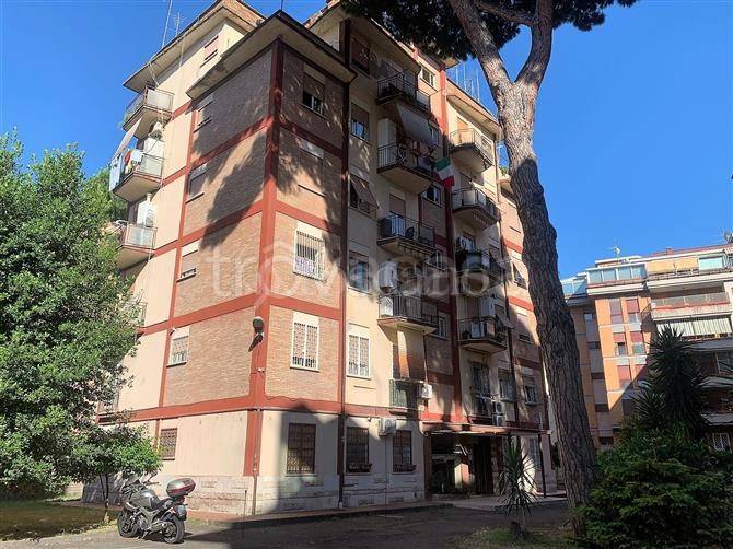 appartamento in vendita a Roma in zona Ostia
