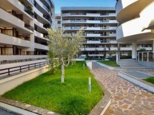 locale commerciale in vendita a Roma in zona Torrino