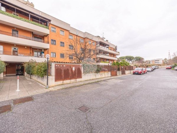appartamento in vendita a Roma in zona Castelverde