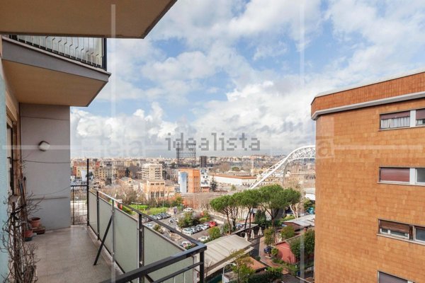 appartamento in vendita a Roma in zona Ostiense