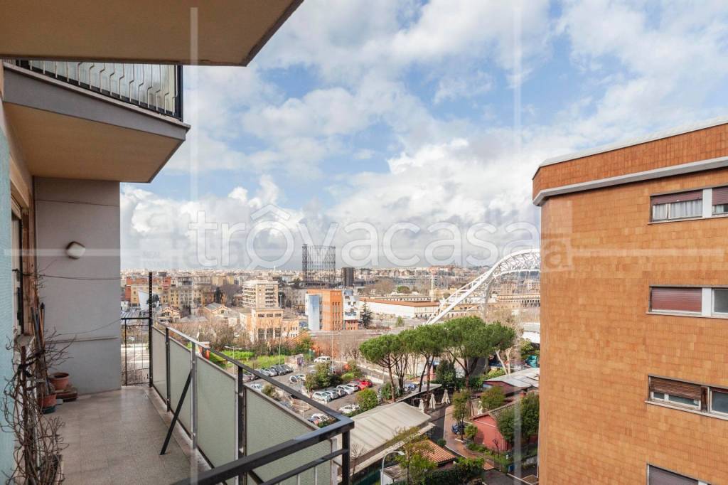 appartamento in vendita a Roma in zona Ostiense