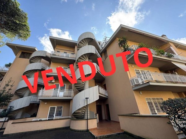 appartamento in vendita a Roma in zona Torrino