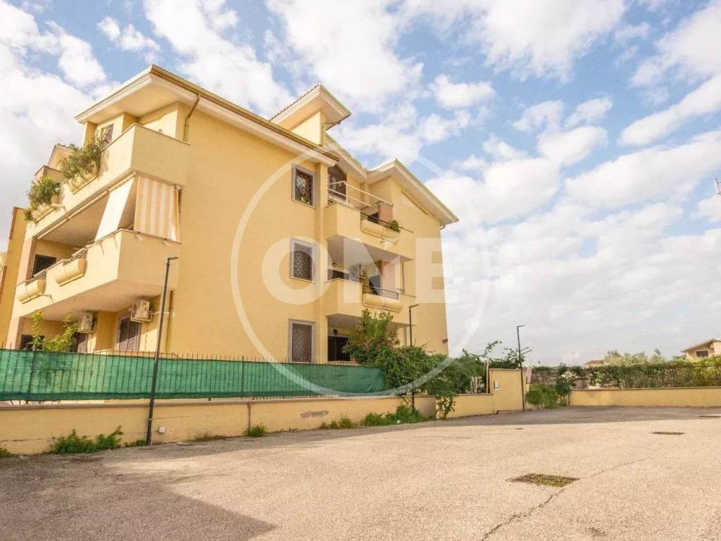 appartamento in vendita a Roma in zona Lunghezza