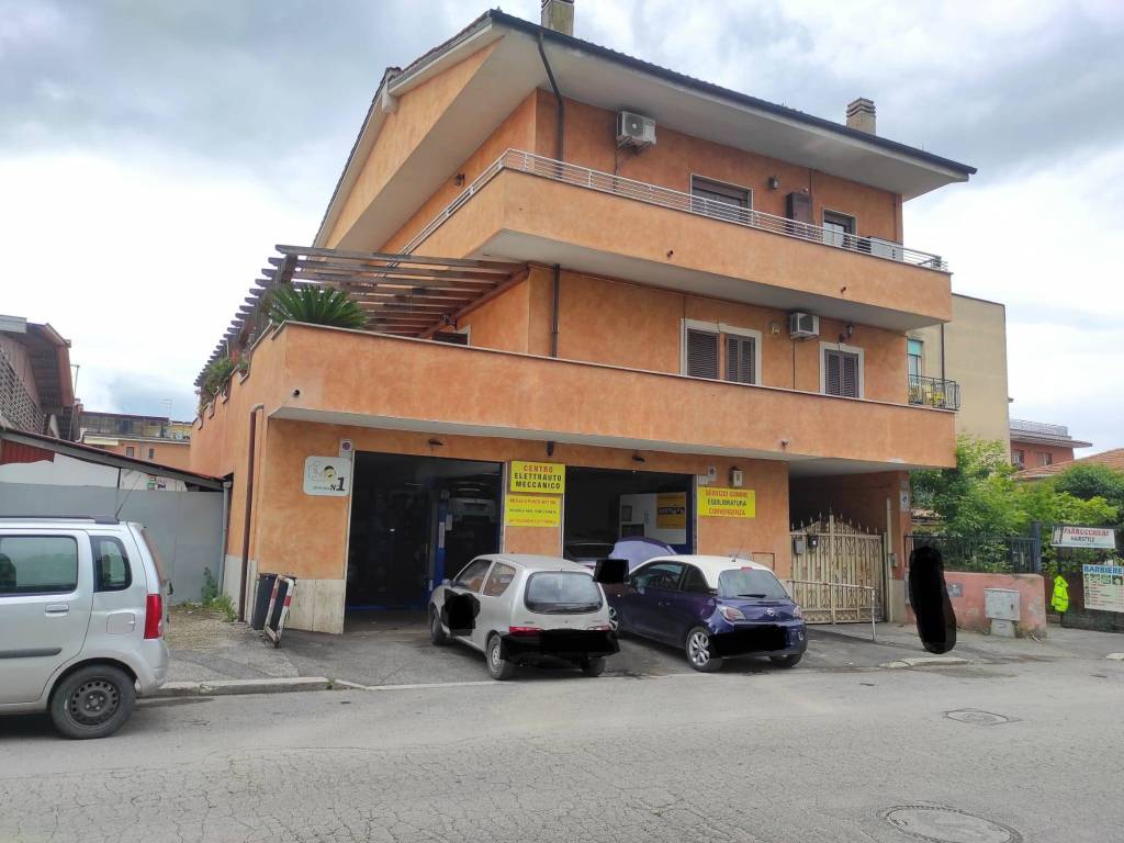 negozio in vendita a Roma in zona Romanina