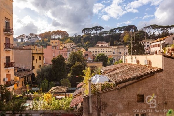 appartamento in vendita a Roma in zona Trastevere