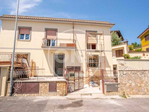 appartamento in vendita a Roma in zona Lunghezza