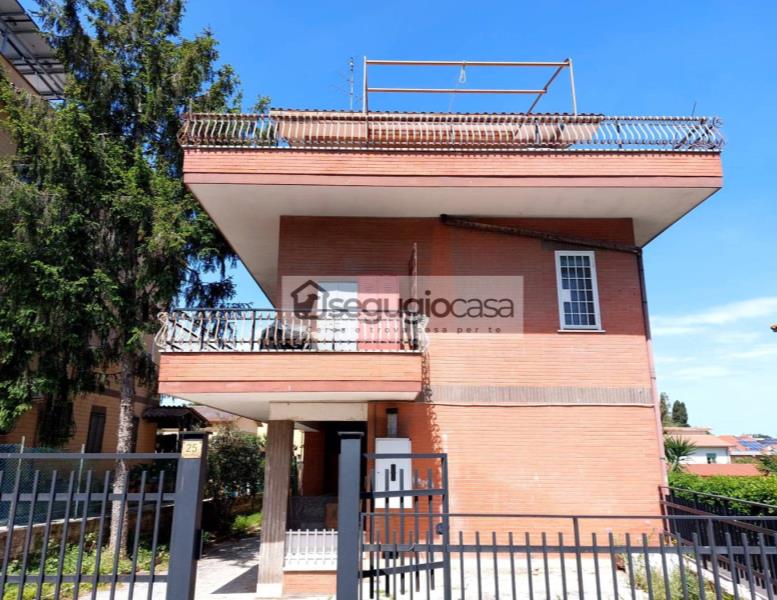 appartamento in vendita a Roma in zona Tor di Quinto