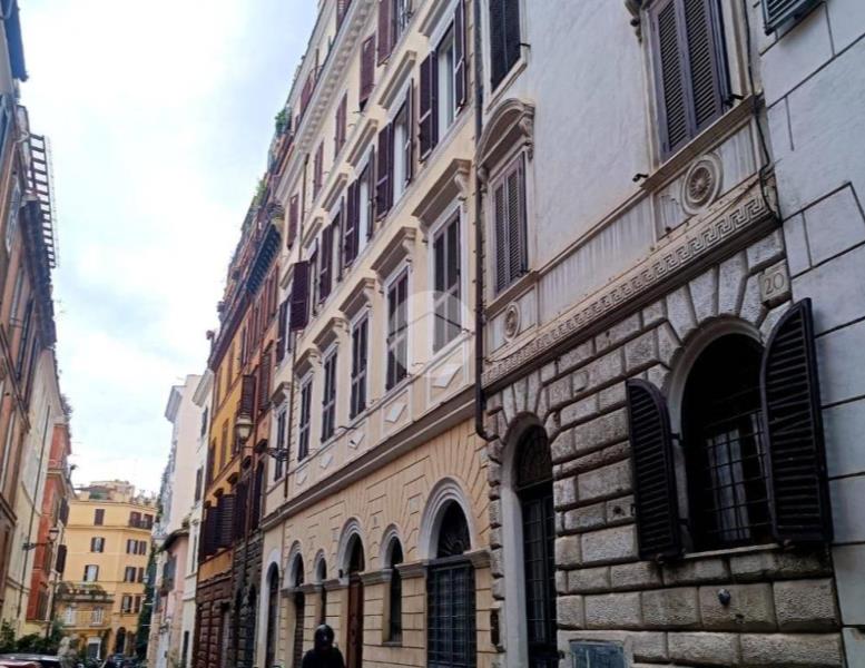 appartamento in vendita a Roma in zona Rione Monti/Campitelli