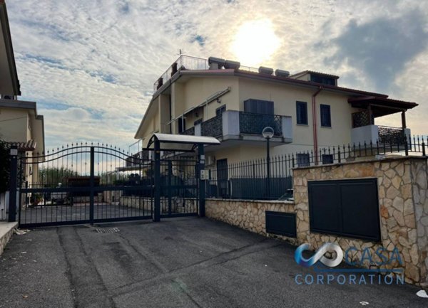 appartamento in vendita a Roma in zona Tor Bella Monaca