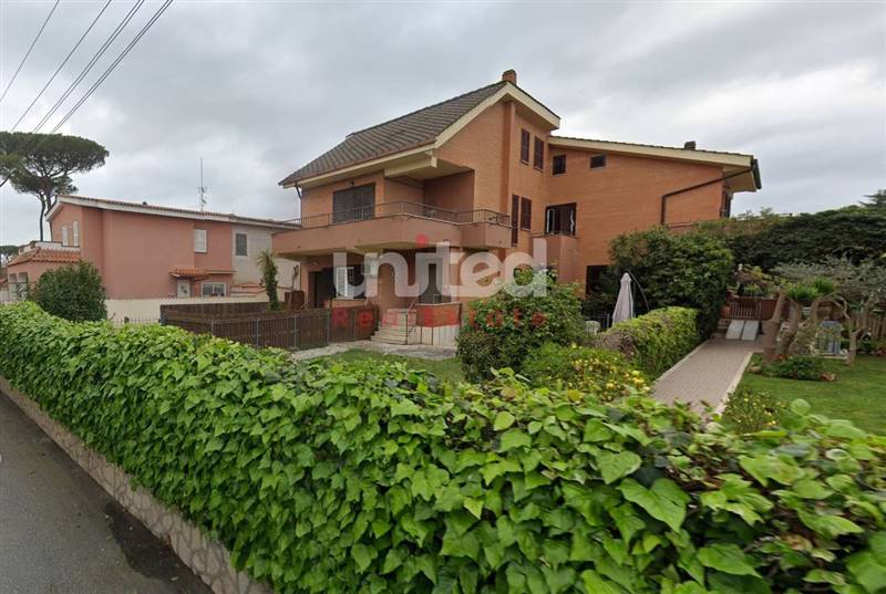 villa in vendita a Roma in zona Infernetto