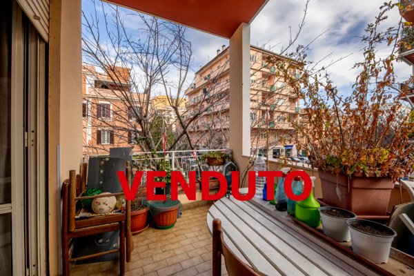 appartamento in vendita a Roma in zona Tuscolano