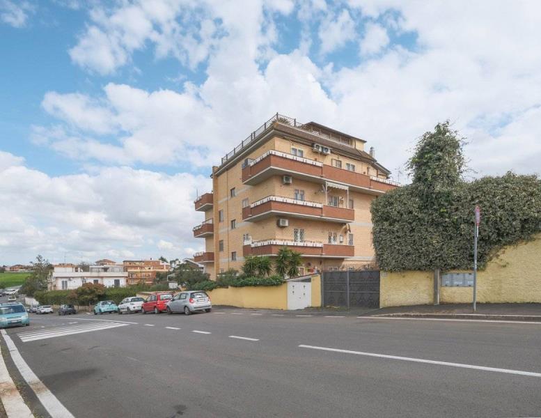appartamento in vendita a Roma in zona Massimina/Casal Lumbroso