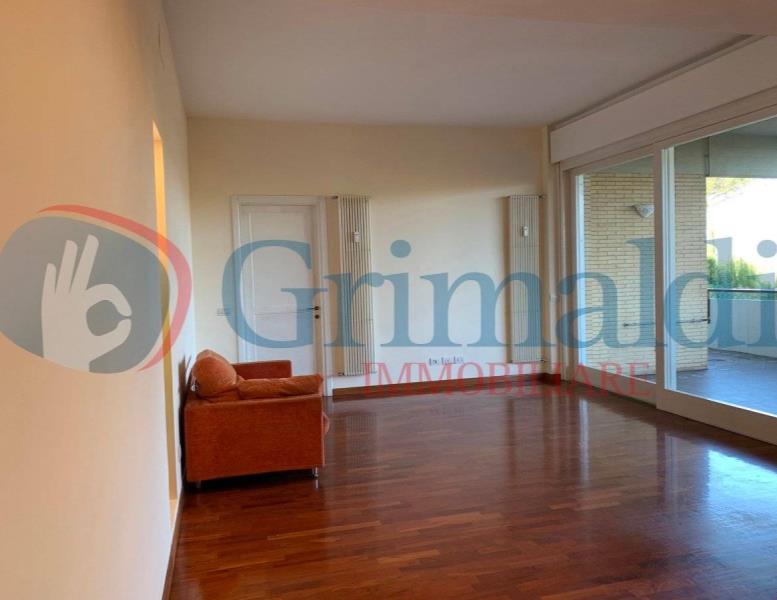 appartamento in vendita a Roma in zona Mostacciano