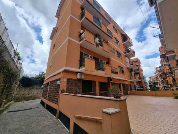 appartamento in vendita a Roma in zona Portuense