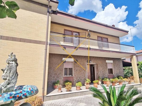 casa indipendente in vendita a Roma in zona Casal Morena