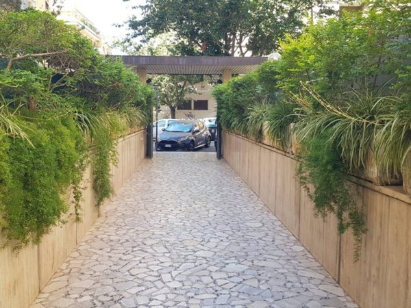 appartamento in vendita a Roma in zona Appio Latino