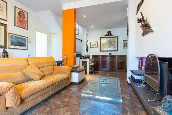 casa indipendente in vendita a Roma in zona Axa