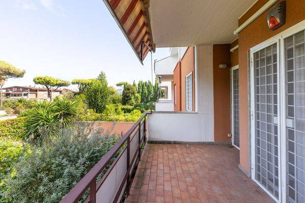 casa indipendente in vendita a Roma in zona Axa