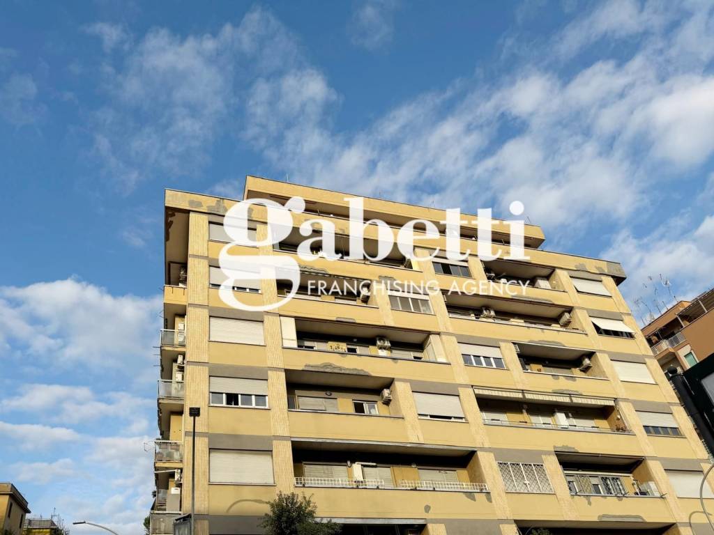appartamento in vendita a Roma in zona Prenestino-Centocelle