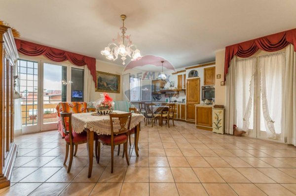 casa indipendente in vendita a Roma in zona Finocchio