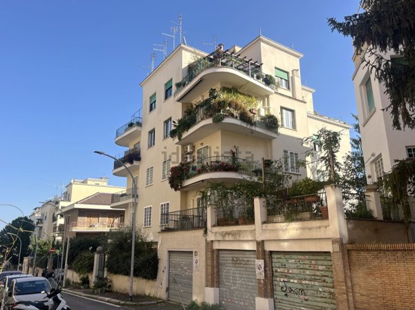 appartamento in vendita a Roma in zona Gianicolense