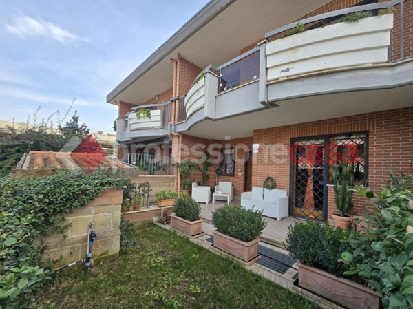 casa indipendente in vendita a Roma in zona Cesano
