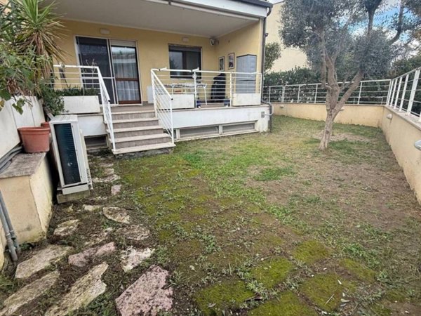 appartamento in vendita a Roma in zona Infernetto