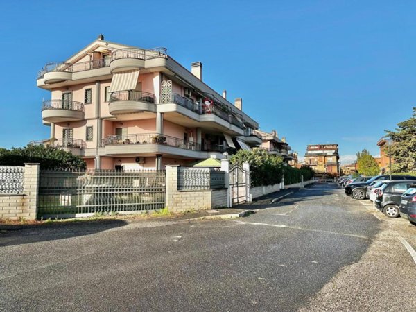 appartamento in vendita a Roma in zona Romanina