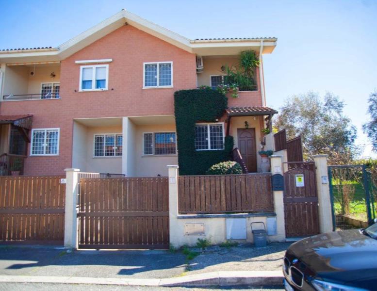 casa indipendente in vendita a Roma in zona Cesano