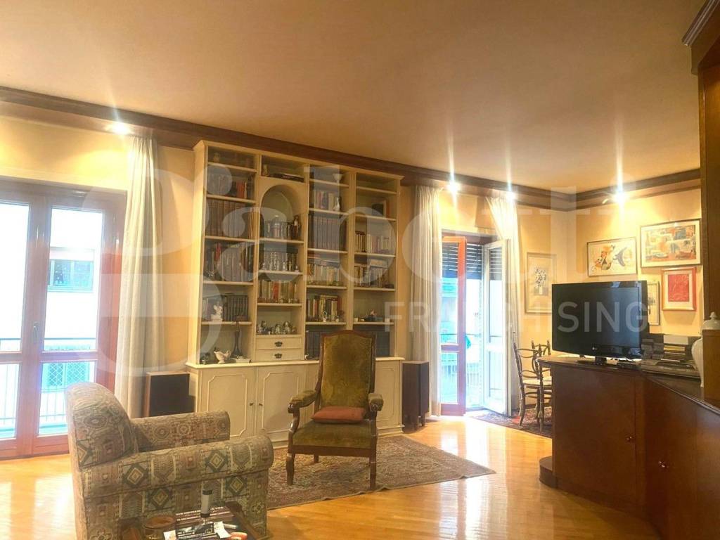 appartamento in vendita a Roma in zona Appio Latino