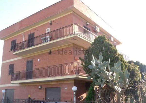 appartamento in vendita a Roma in zona Tor Bella Monaca