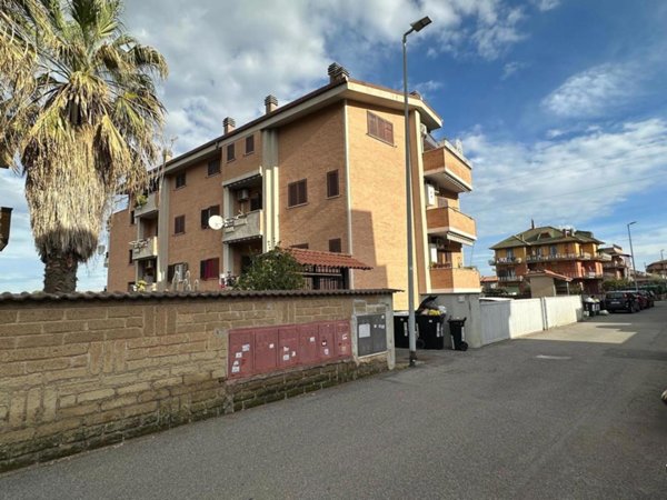 appartamento in vendita a Roma in zona Casal Morena