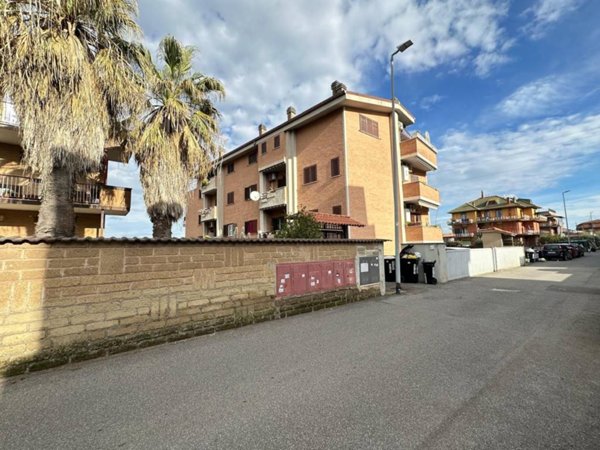 appartamento in vendita a Roma in zona Casal Morena
