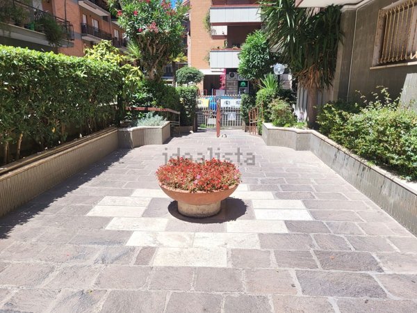 appartamento in vendita a Roma in zona Ostia