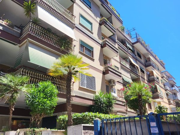 appartamento in vendita a Roma in zona Ostia
