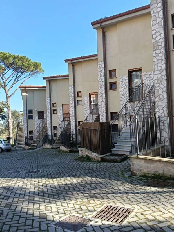 appartamento in vendita a Roma in zona Tor di Quinto
