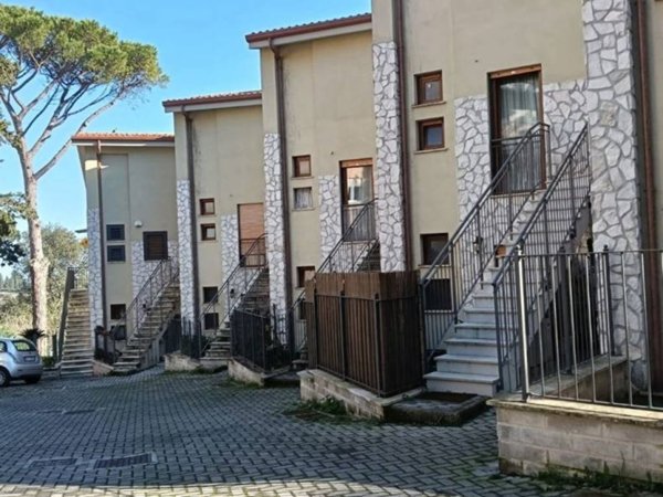appartamento in vendita a Roma in zona Tor di Quinto