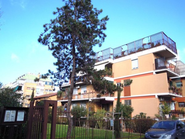 appartamento in vendita a Roma in zona Tor di Quinto