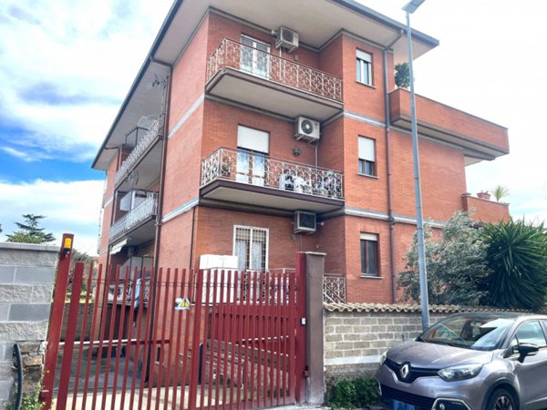 appartamento in vendita a Roma in zona Selva Candida
