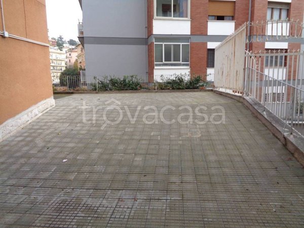 locale di sgombero in vendita a Roma