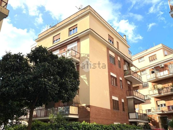 appartamento in vendita a Roma in zona Gianicolense