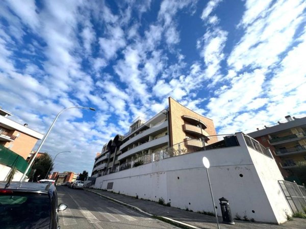 appartamento in vendita a Roma in zona Ponte Mammolo