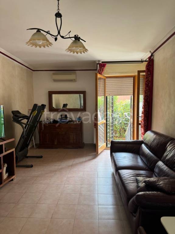 appartamento in vendita a Roma in zona Tor Bella Monaca