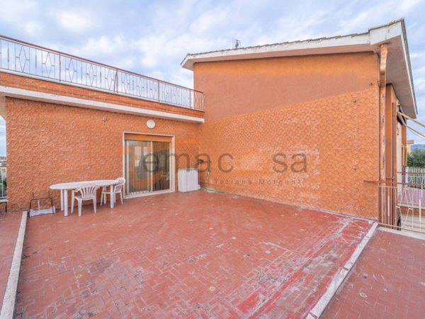 appartamento in vendita a Roma in zona Lunghezza