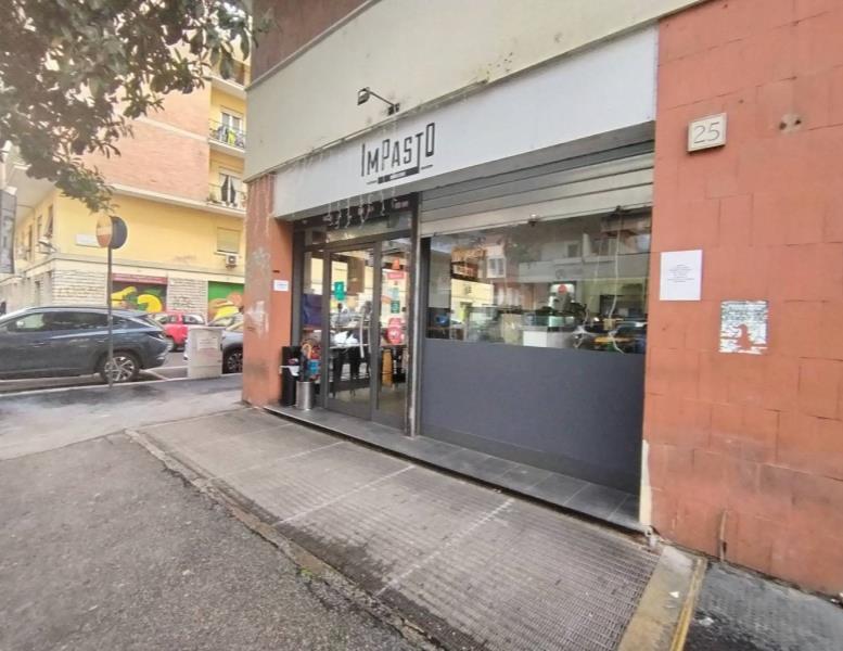 negozio in vendita a Roma in zona Portuense