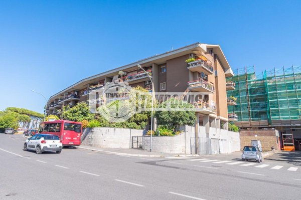 appartamento in vendita a Roma in zona Colle del Sole
